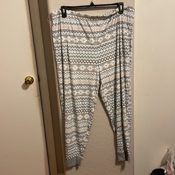 Cuddl Duds pajama set - Picture 3 of 7